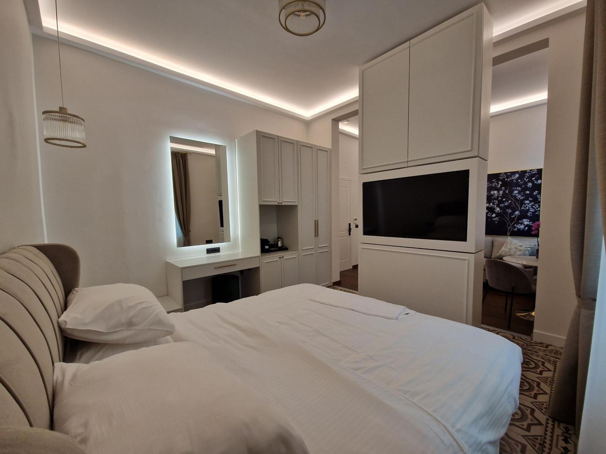 Jensen Luxury Suites Rhodes City Buitenkant foto